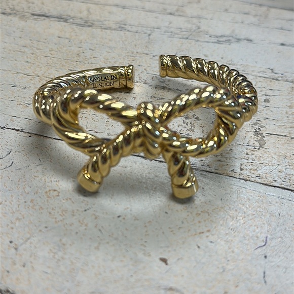 BRIGHTON My Flat in London’ gold twist bow bracelet with crystal ends - Picture 5 of 6